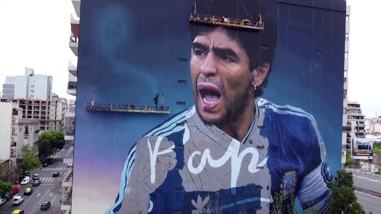 Buenos Aires, inaugurato il più grande murale mai realizzato per Maradona