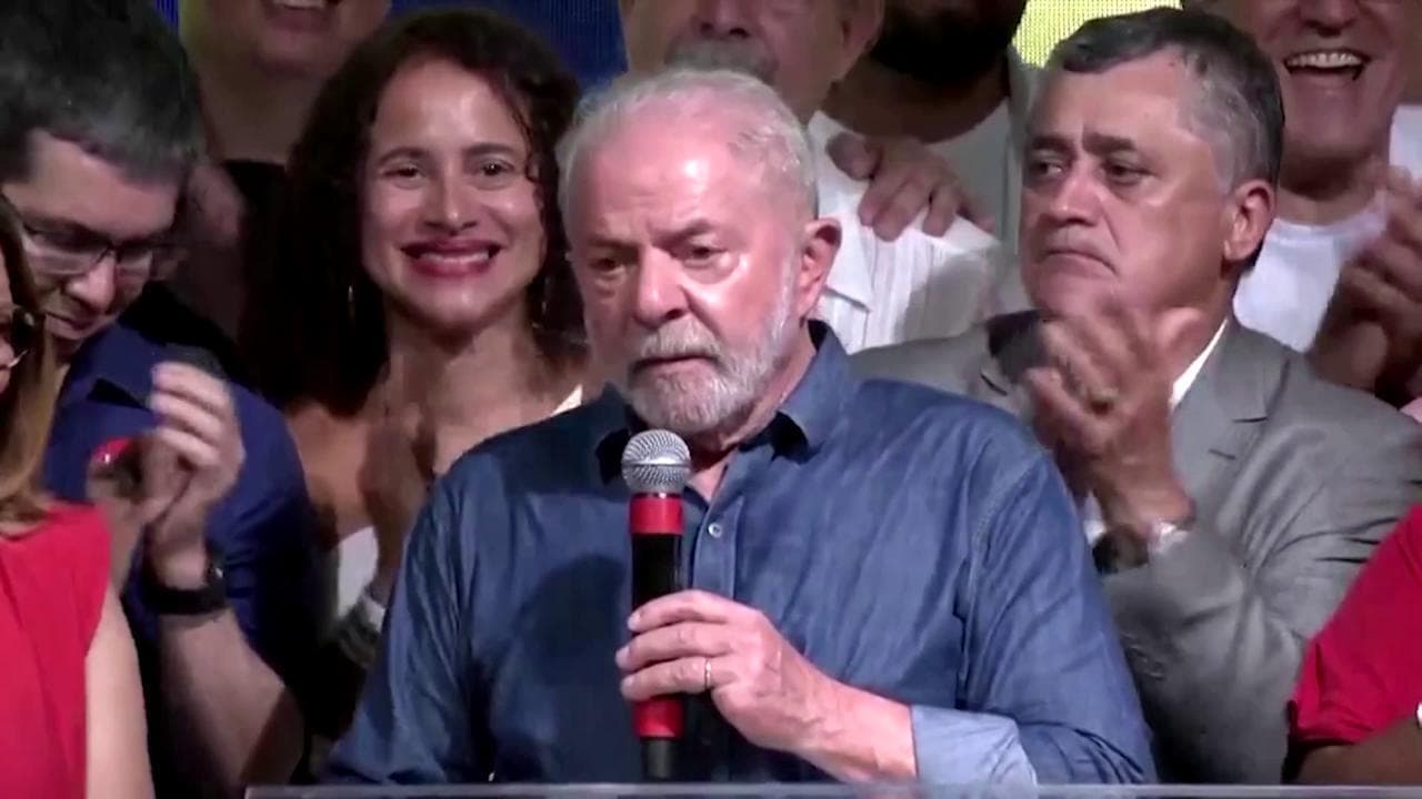 Lula presidente del Brasile per la terza volta: "Hanno provato a seppellirmi vivo ma sono risorto"