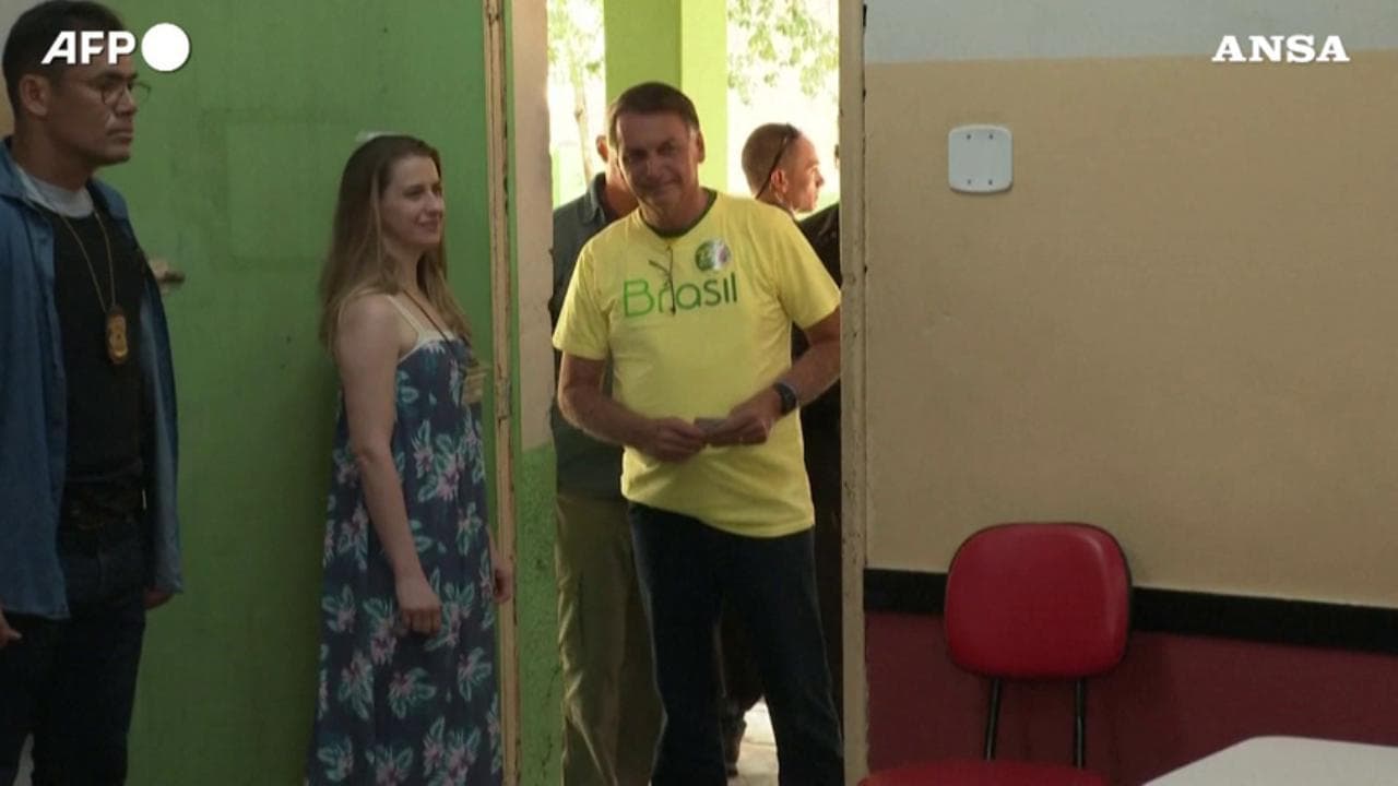 Brasile, Lula e Bolsonaro si sfidano al ballottaggio