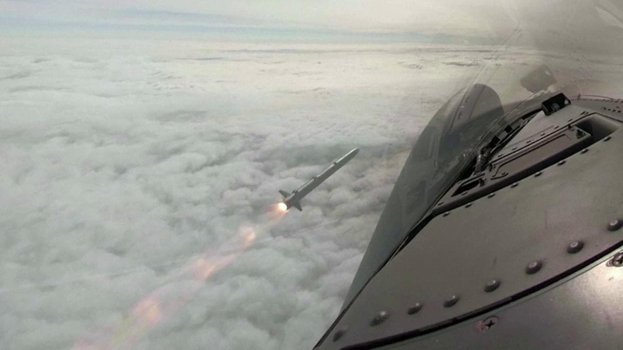 Scozia: sembra una scena di Top Gun ma è "solo" un'esercitazione