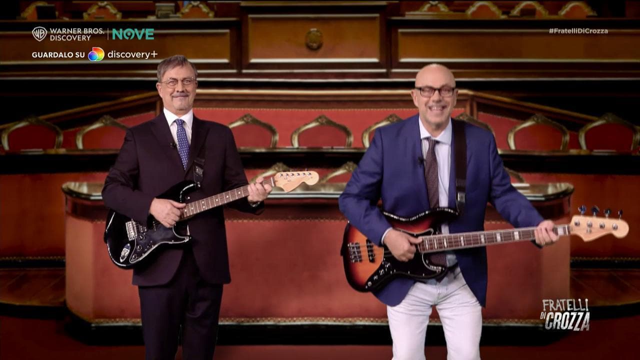 Fratelli di Crozza, Fontana e La Russa cantano "Il fascista e il troglodita" sulla musica di Dalla