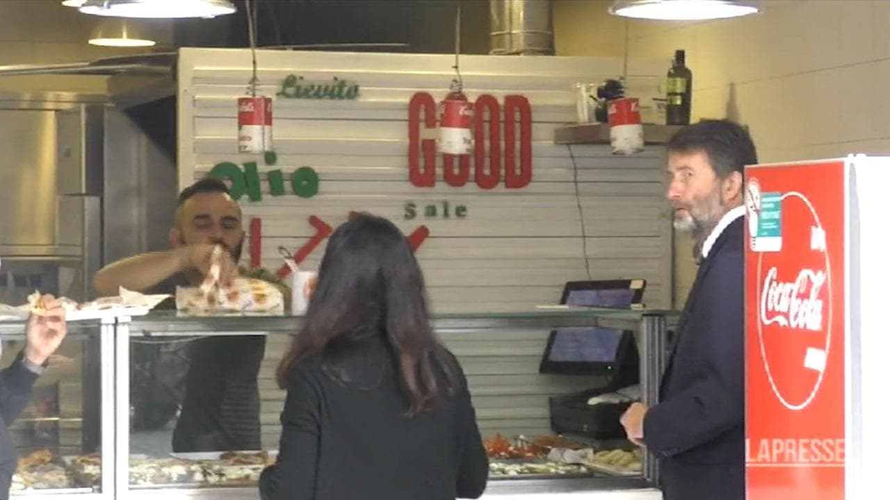 Senato, Franceschini inseguito dai giornalisti si rifugia in pizzeria