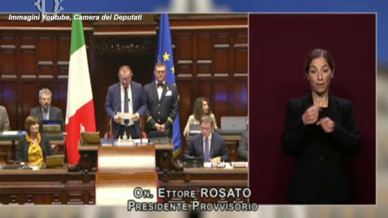 Camera, Rosato apre la prima seduta: inizia la XIX legislatura. Applausi per Mattarella, Draghi e Segre