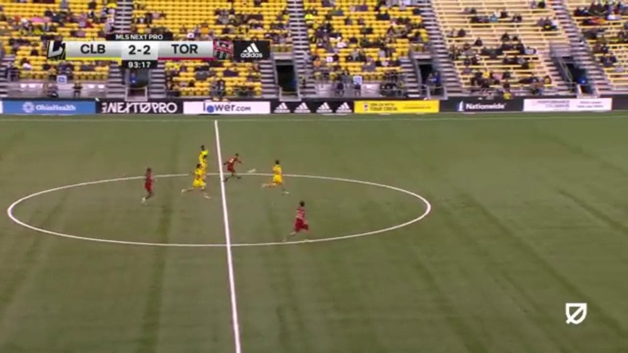 Il gol da centrocampo di Antonoglu che fa impazzire il telecronista americano