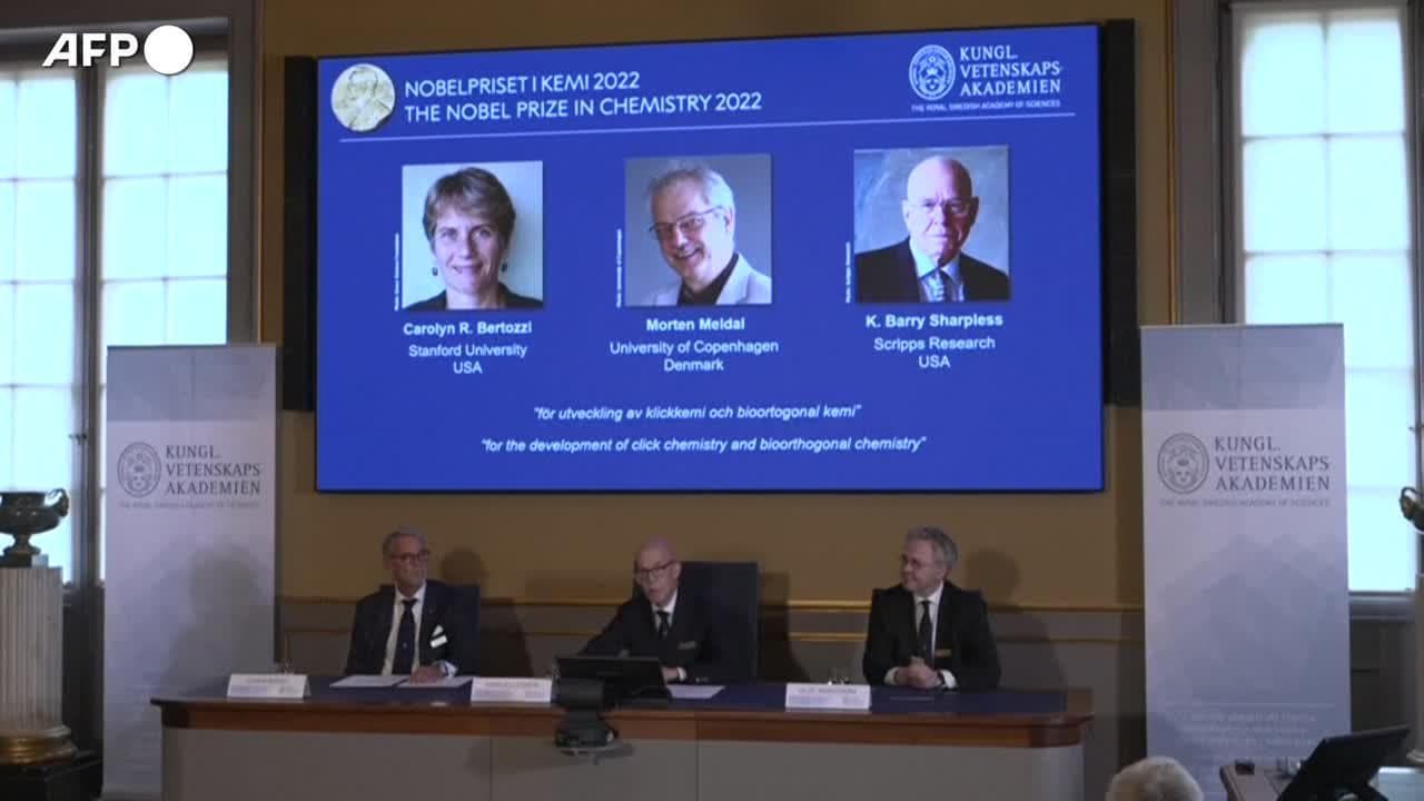 Nobel per la Chimica assegnato a Bertozzi, Meldal e Sharpless: il momento dell'annuncio