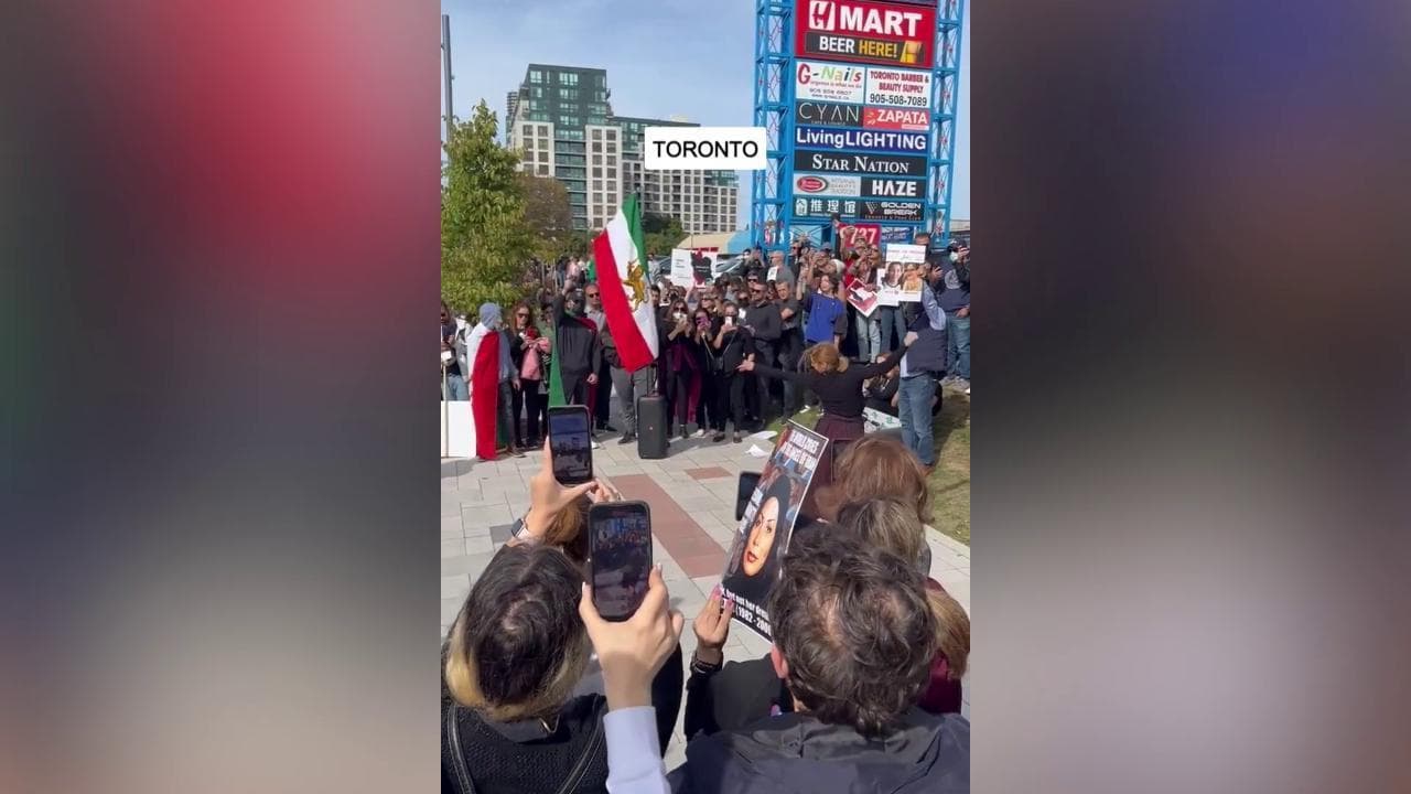 Iran, l'inno delle proteste di Shervin Hajipour nelle piazze di tutto il mondo