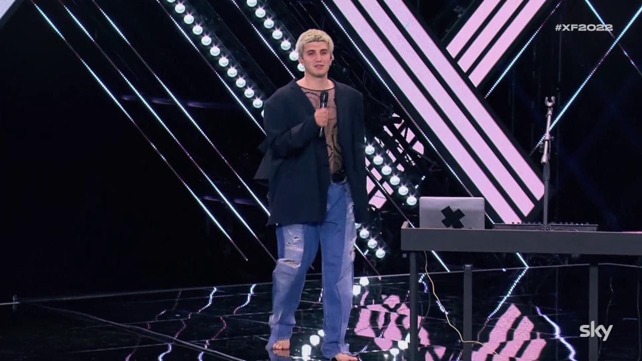 X Factor, standing ovation per Iako e la versione "nuda" di 'Il mondo'