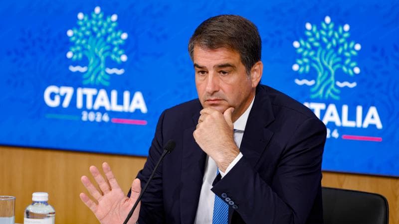 Raffaele Fitto, ministro per gli Affari europei, le politiche di coesione e il PNRR, durante una conferenza stampa al termine della riunione della Cabina di regia per il PNRR, Palazzo Chigi, Roma 22 luglio 2024.  ANSA/FABIO FRUSTACI