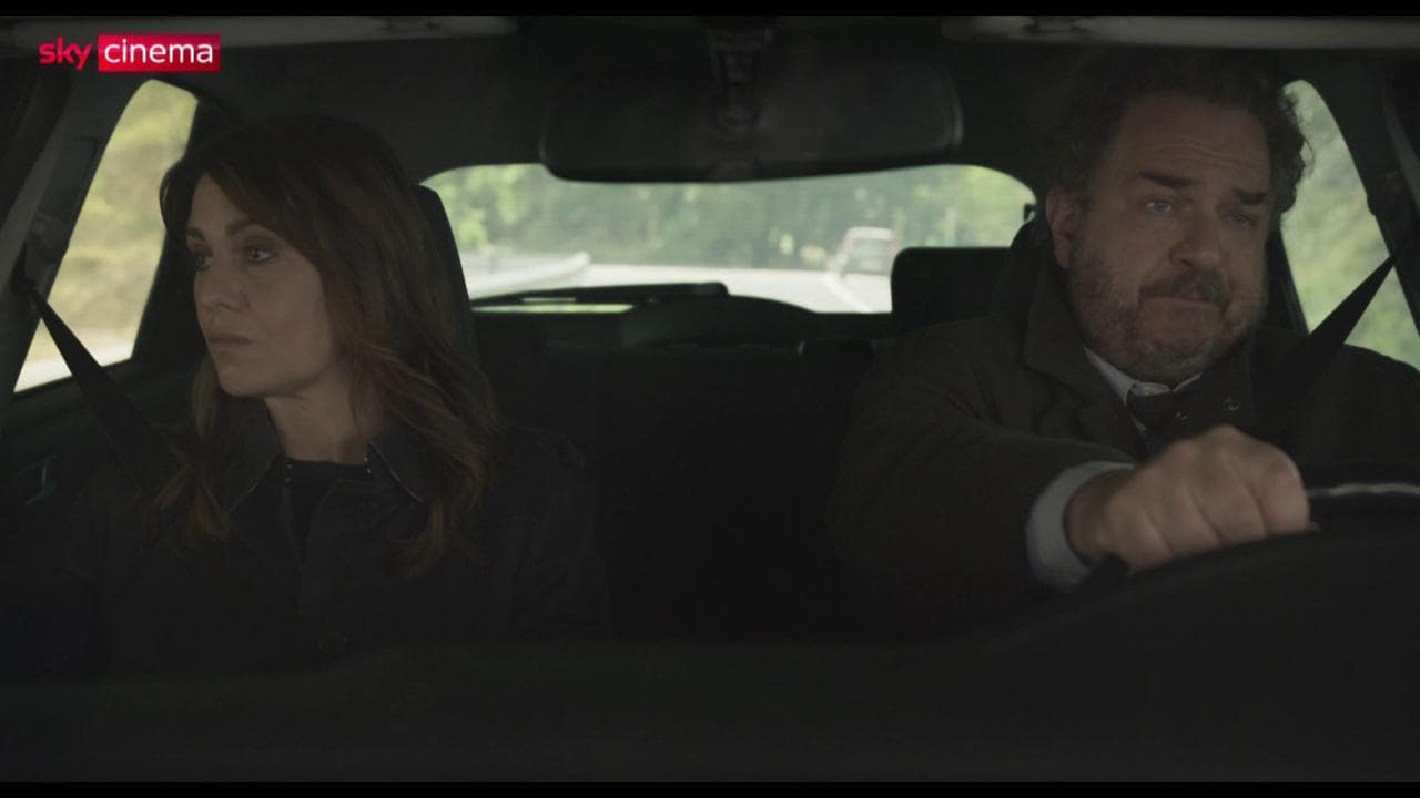 'Petra', la seconda stagione. Paola Cortellesi, Andrea Pennacchi e quell'amore.... La clip in anteprima