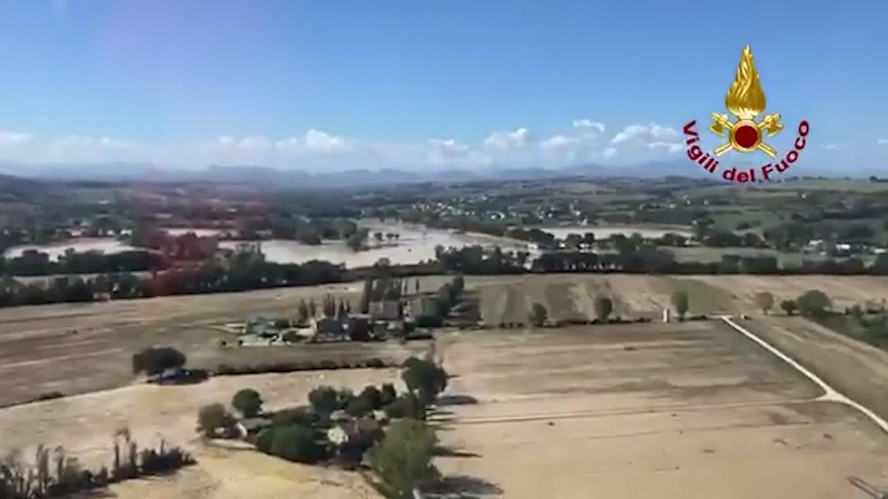 Maltempo nelle Marche, ricognizione aerea dei vigili del fuoco sulle aree alluvionate