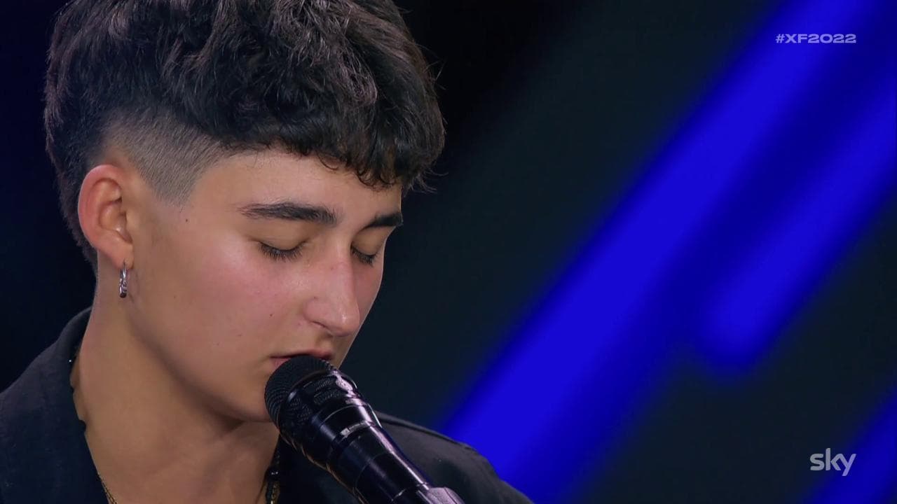X Factor 2022, standing ovation per Linda al piano con la sua 'Coraline'