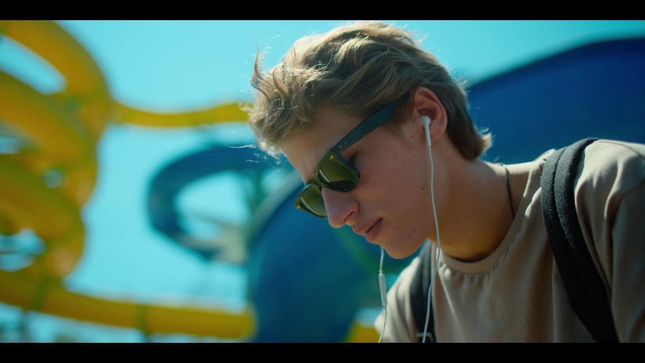 'Prisma'  adolescenti in cerca di un posto nel mondo - clip in anteprima