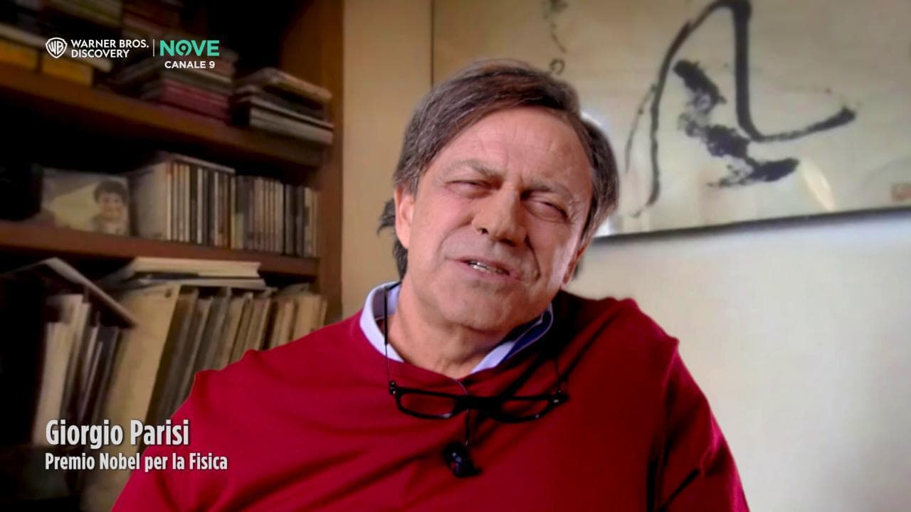 Crozza diventa il premio Nobel Parisi: "La fisica ci insegna come risparmiare il gas cuocendo la pasta"