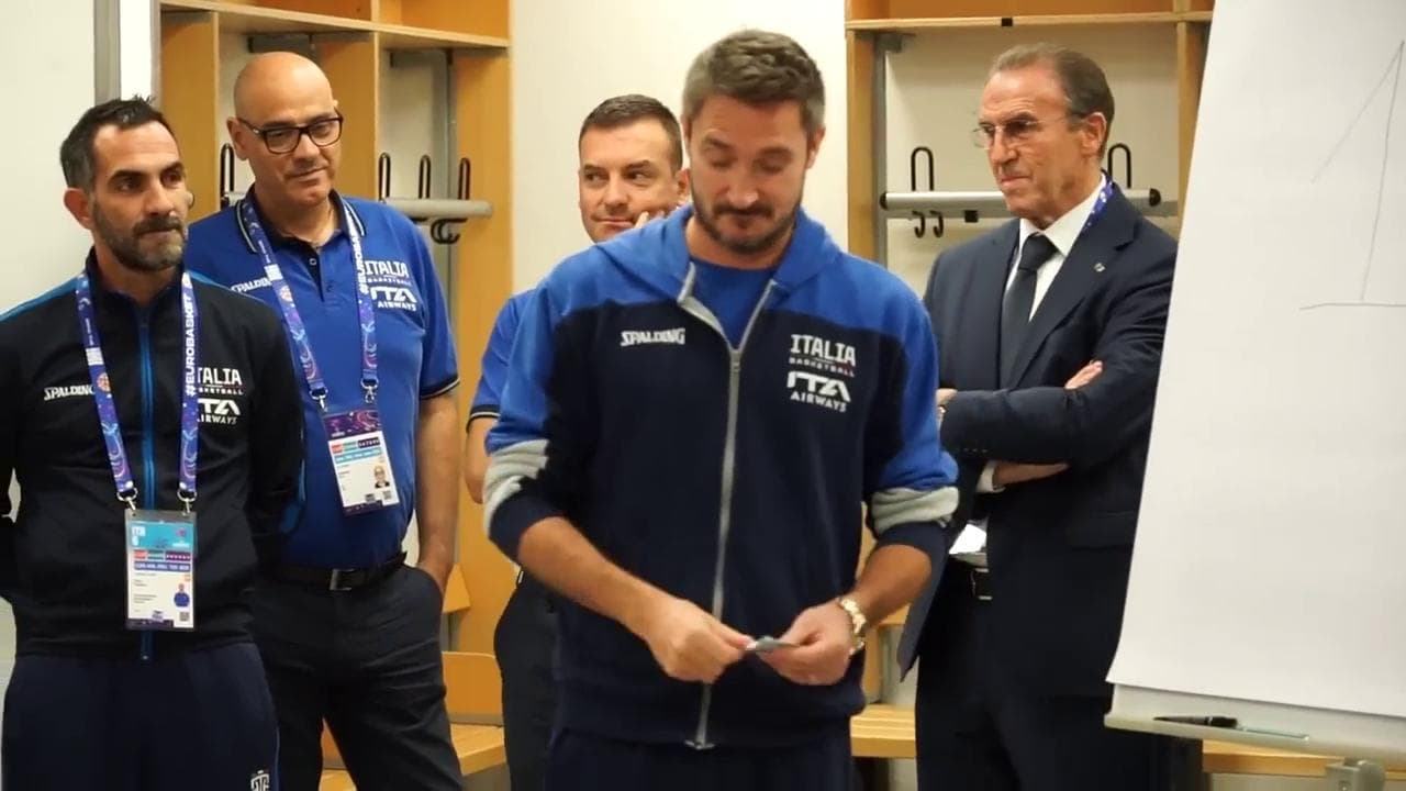 Europei basket, il discorso motivazionale di Pozzecco prima di Italia-Serbia: "Divertiamoci in attacco"