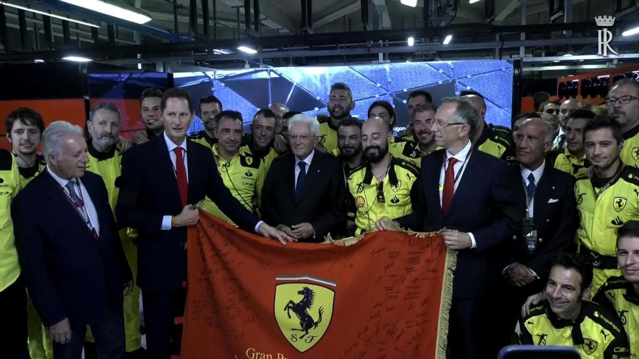 F1, Mattarella a Monza: la visita al box della Ferrari e alla vettura di Leclerc