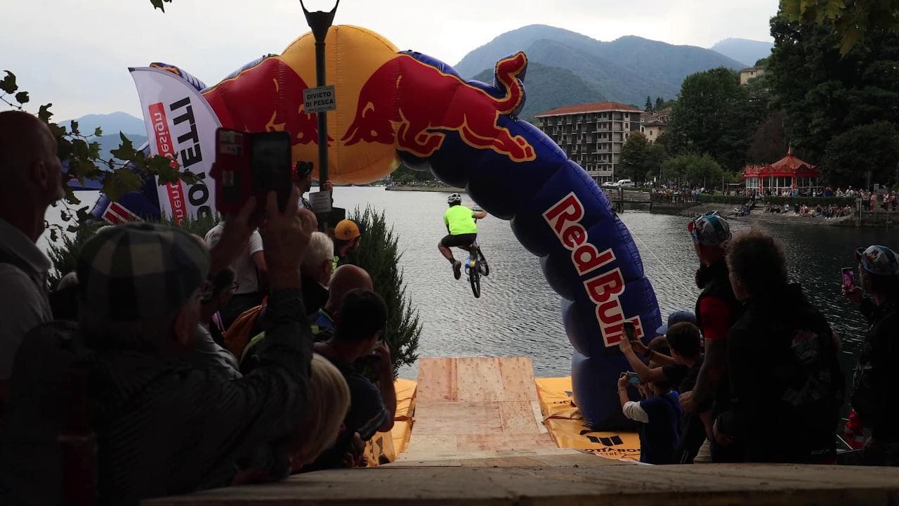Red Bull Mottarone: entusiasmo e divertimento per la sfida in salita sul lago d'Orta