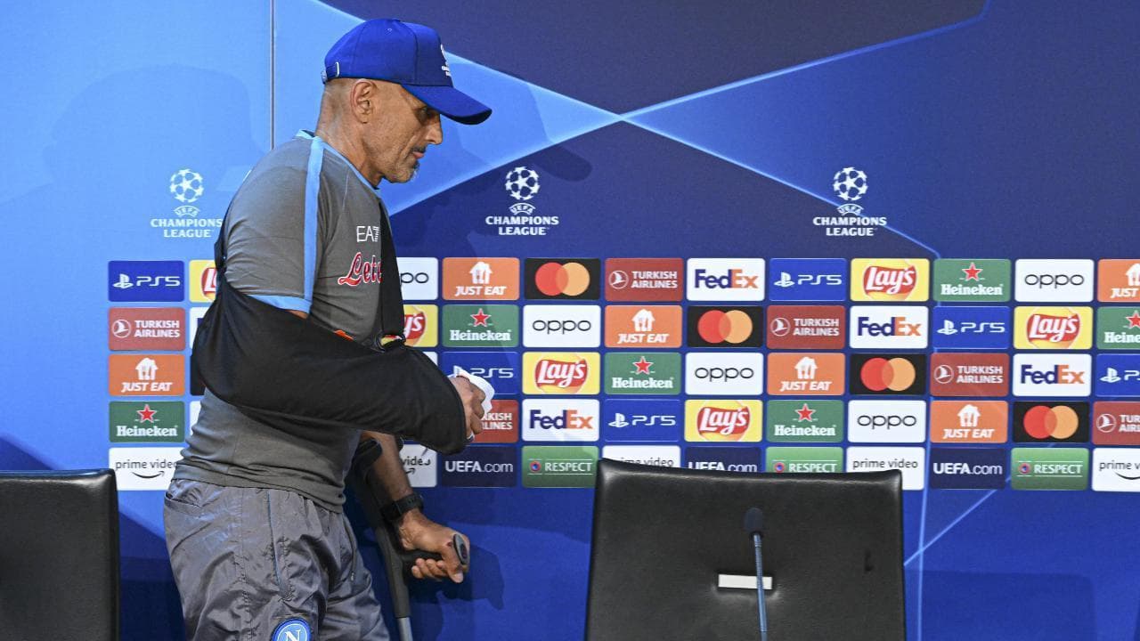 Spalletti: "Ecco come mi sono rotto la spalla. Ringrazio la talpa che ha diffuso la notizia"