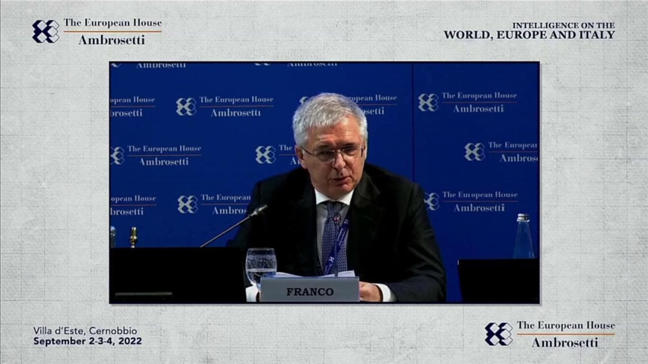 Cernobbio, il ministro dell'Economia Franco: "Nel 2022 la bolletta del Paese potrebbe salire a 100 miliardi"