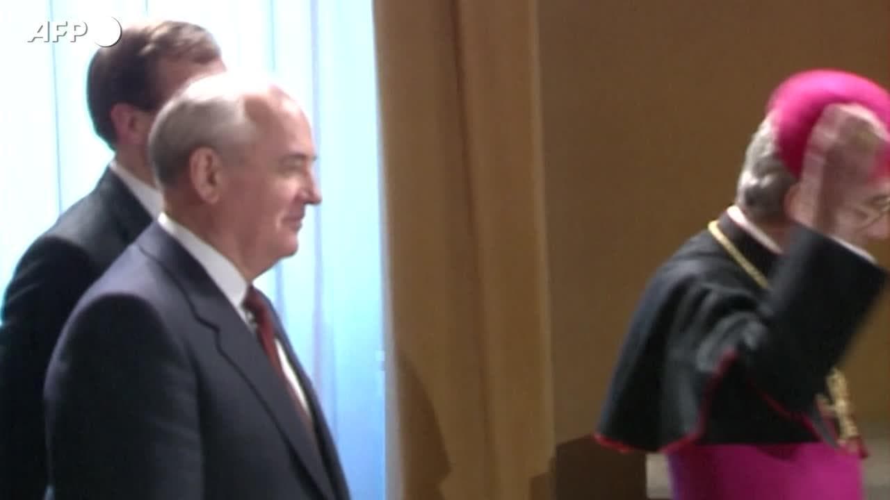 Quando Gorbaciov incontrò Papa Giovanni Paolo II nel 1989