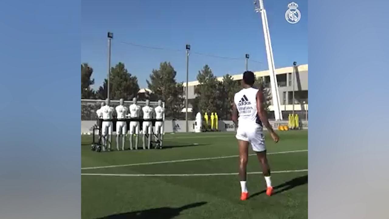 Calcio, Real Madrid: gli allenamenti per le punizioni sono una meraviglia tecnologica