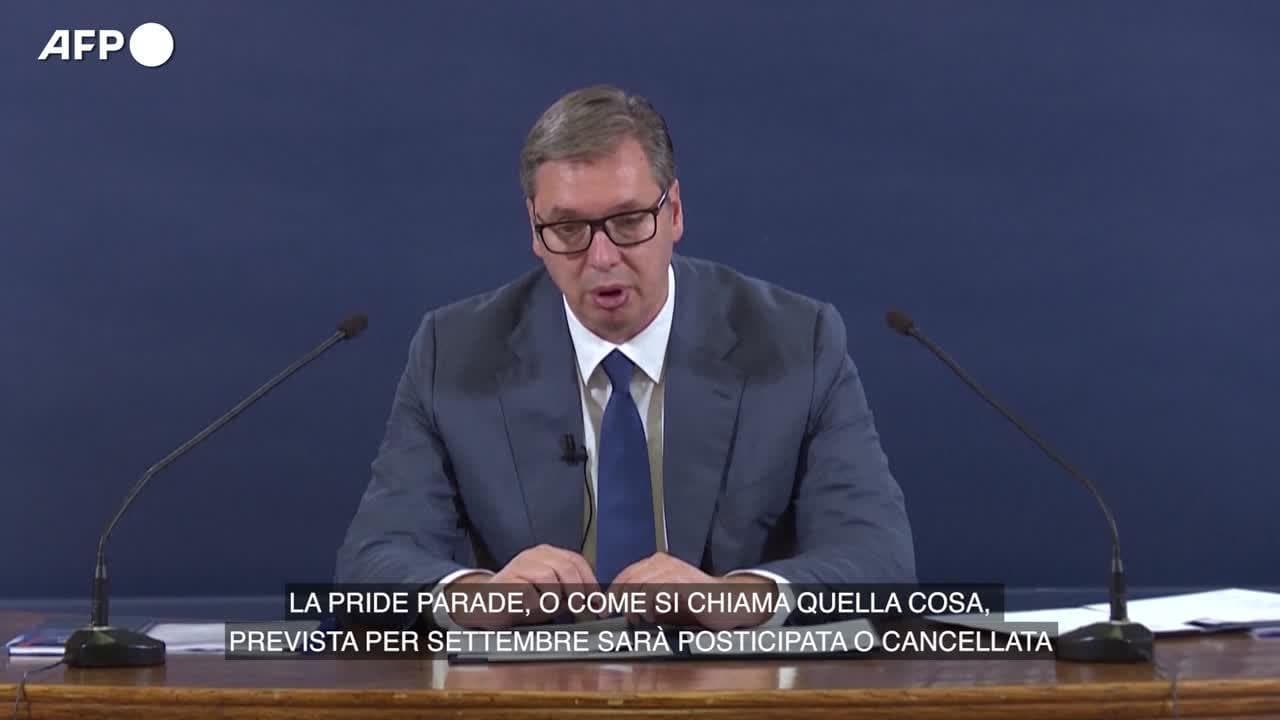 Serbia, Vucic annuncia l'annullamento dell'Europride: "O come si chiama quella cosa"