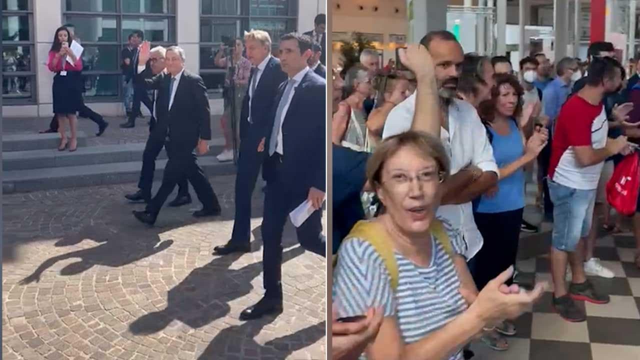 Draghi al Meeting di Rimini, la standing ovation del pubblico per il ritorno del premier