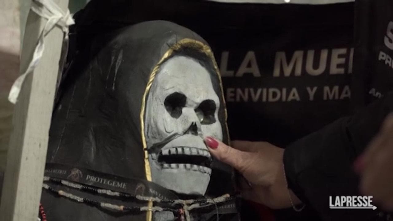 In migliaia rendono omaggio a San La Muerte a Buenos Aires