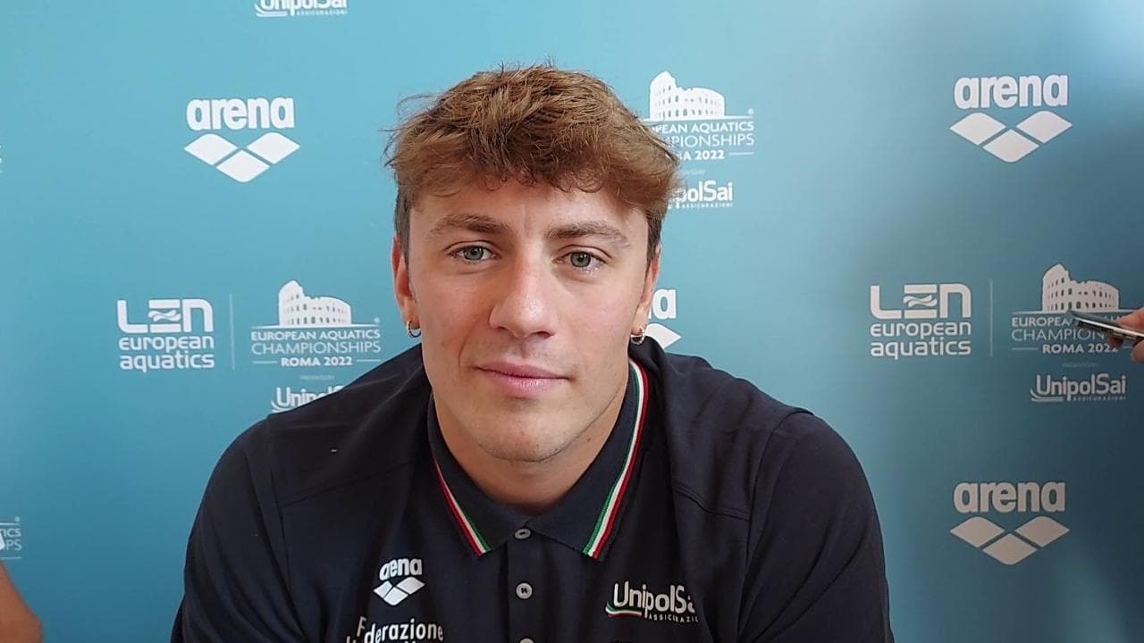 Europei di nuoto, Martinenghi si racconta: "Giocavo a basket. Tatuaggi? No, mi sfogo coi gioielli"