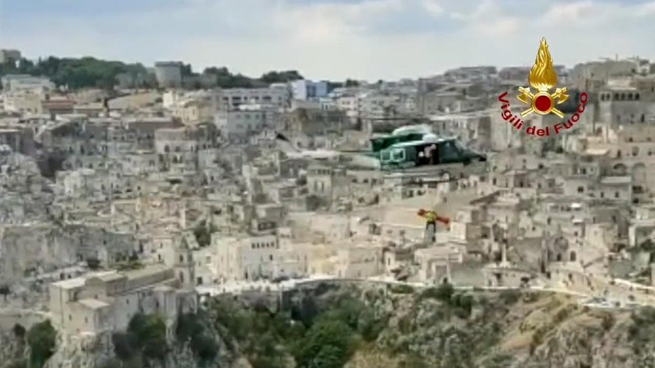 James Bond? No, Vigili del Fuoco: il salvataggio di un escursionista a Matera è "da film"