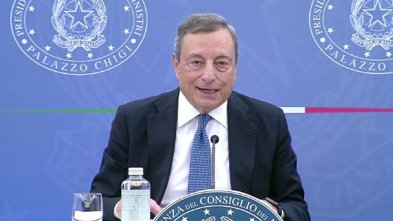 Draghi: "Buone vacanze a chi non si ricandiderà e auguri a chi va in campagna elettorale"