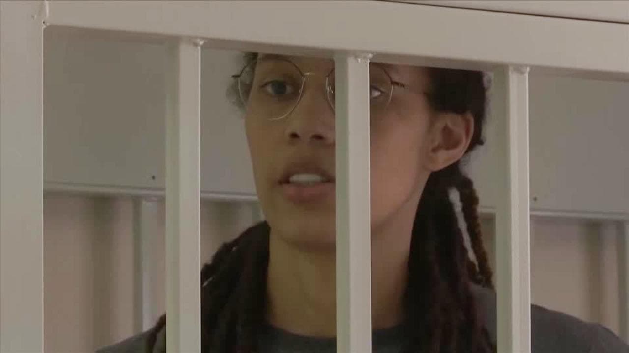 Russia, Brittney Griner condannata a 9 anni per traffico di cannabis: "Un errore in buona fede"