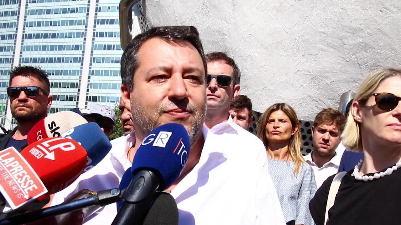 Salvini: "Accordo della Lega con Russia unita? Non vado a Mosca da anni e in ambasciata da mesi"