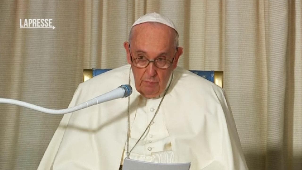 Il Papa in Quebec: "Chiedo perdono per quanto fatto dai cristiani alle popolazioni indigene"
