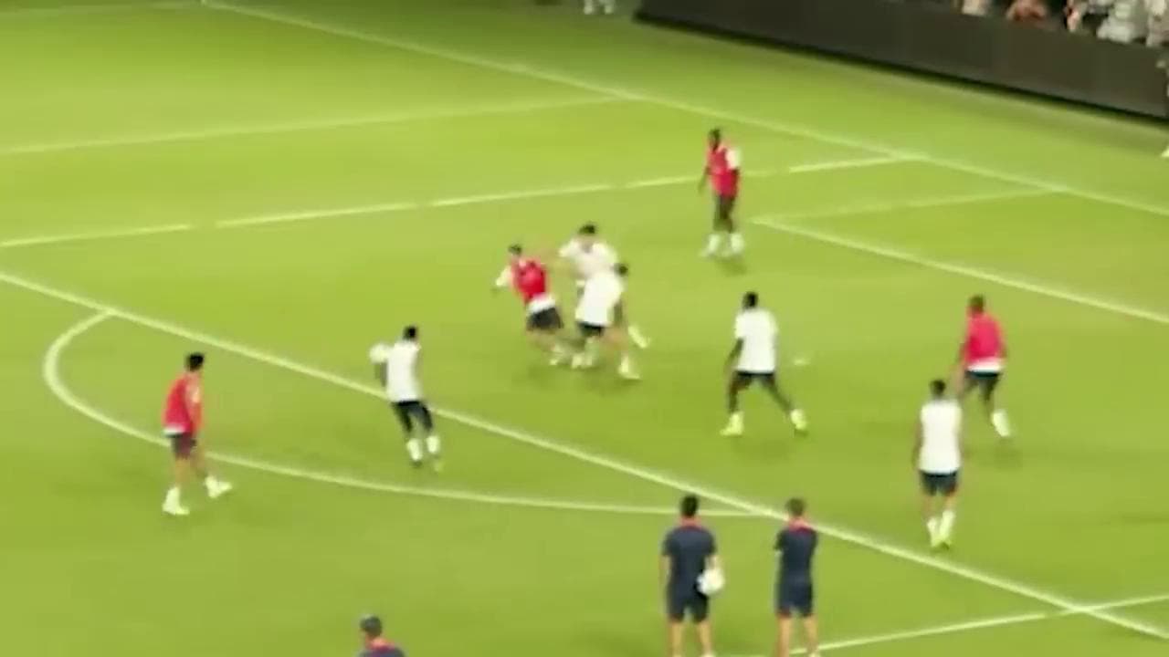 Scintille tra Leo Messi e Sergio Ramos in allenamento al Psg: è ancora Barcellona contro Real Madrid