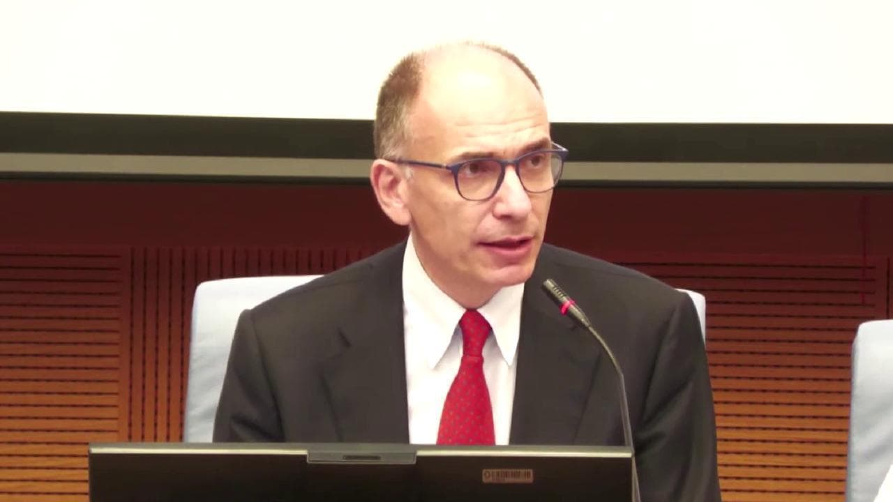 Letta: "Vedrete Salvini pieno di Madonne e Berlusconi con le foto del 2002, ma vinceremo noi"