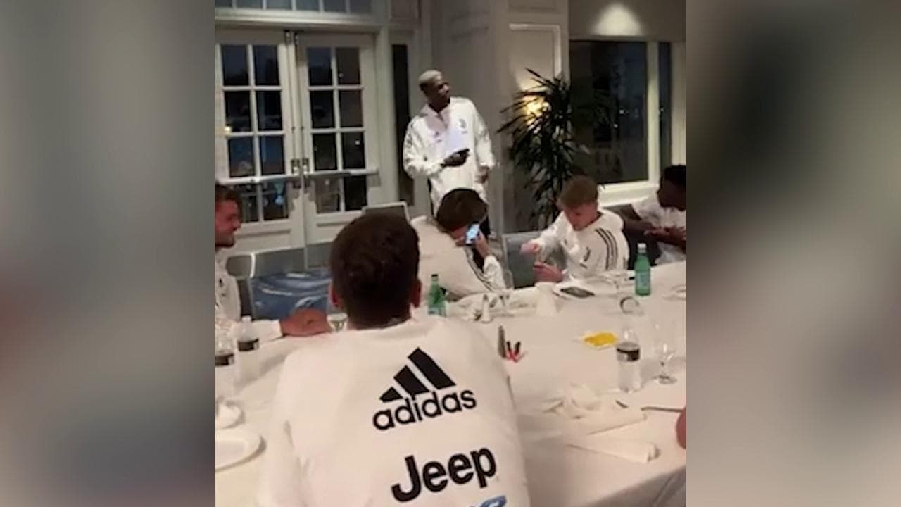 Juventus, Gatti canta "44 gatti", Di Maria fa ballare la squadra con "Despacito"