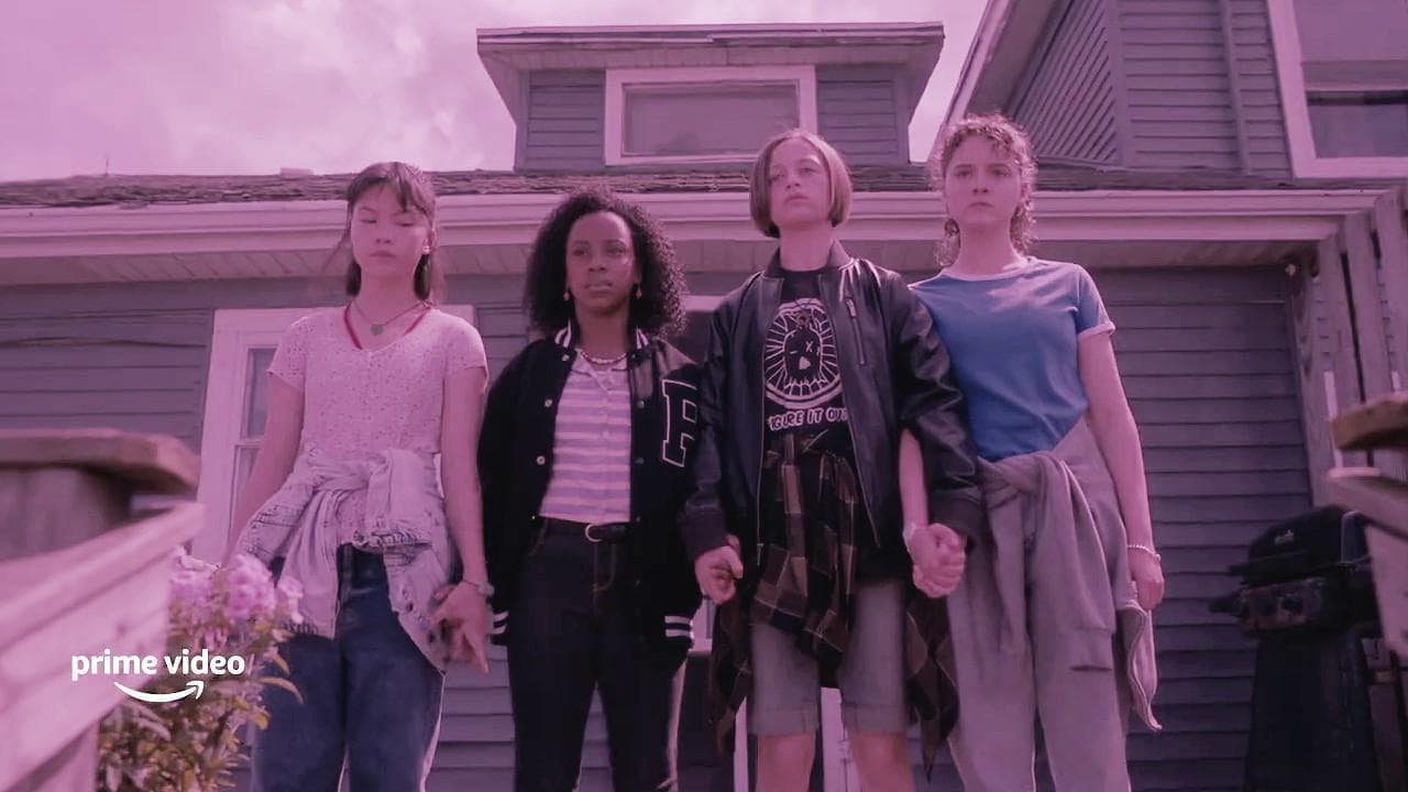 'Paper Girls', ritorno agli anni 80: quattro ragazze e una graphic novel