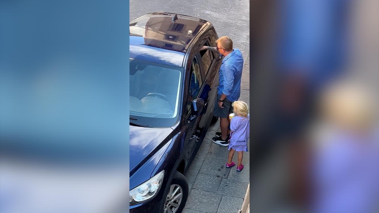 F1, l'ex pilota Raikkonen salva un cane chiuso in macchina: lo fa bere dalla coppetta del gelato