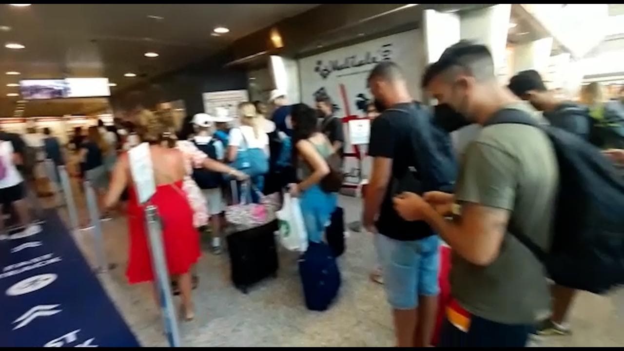 Cagliari, disagi all’aeroporto di Elmas: lunghe code agli imbarchi