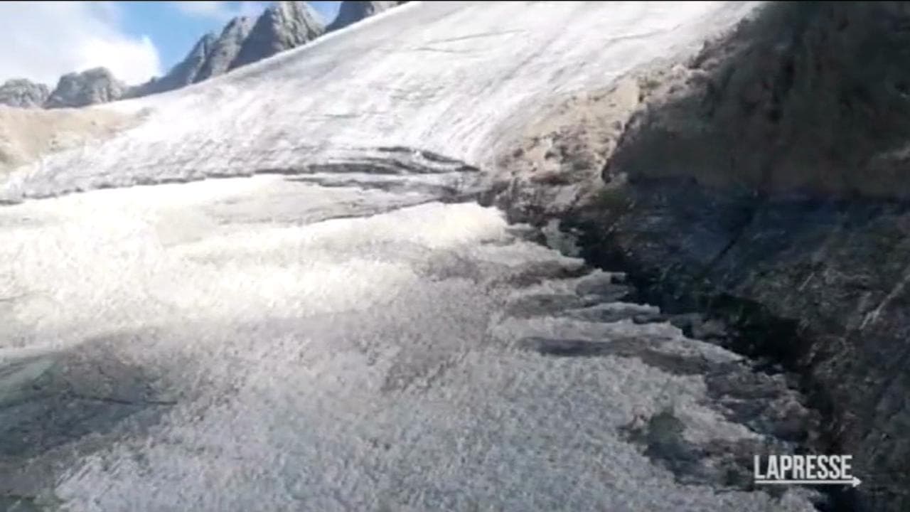 Marmolada, nuovo crollo: si apre un crepaccio largo 200 metri