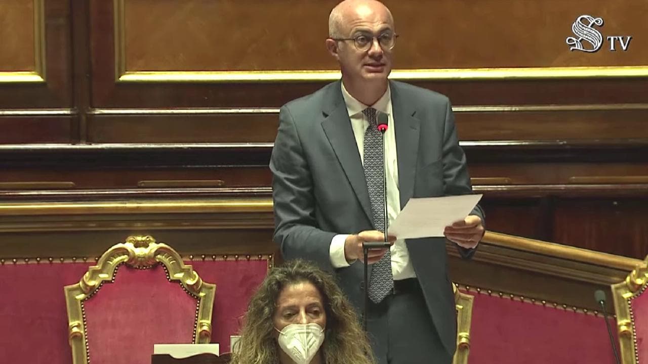 Dl Aiuti, il Governo mette la fiducia, applausi in aula al Senato