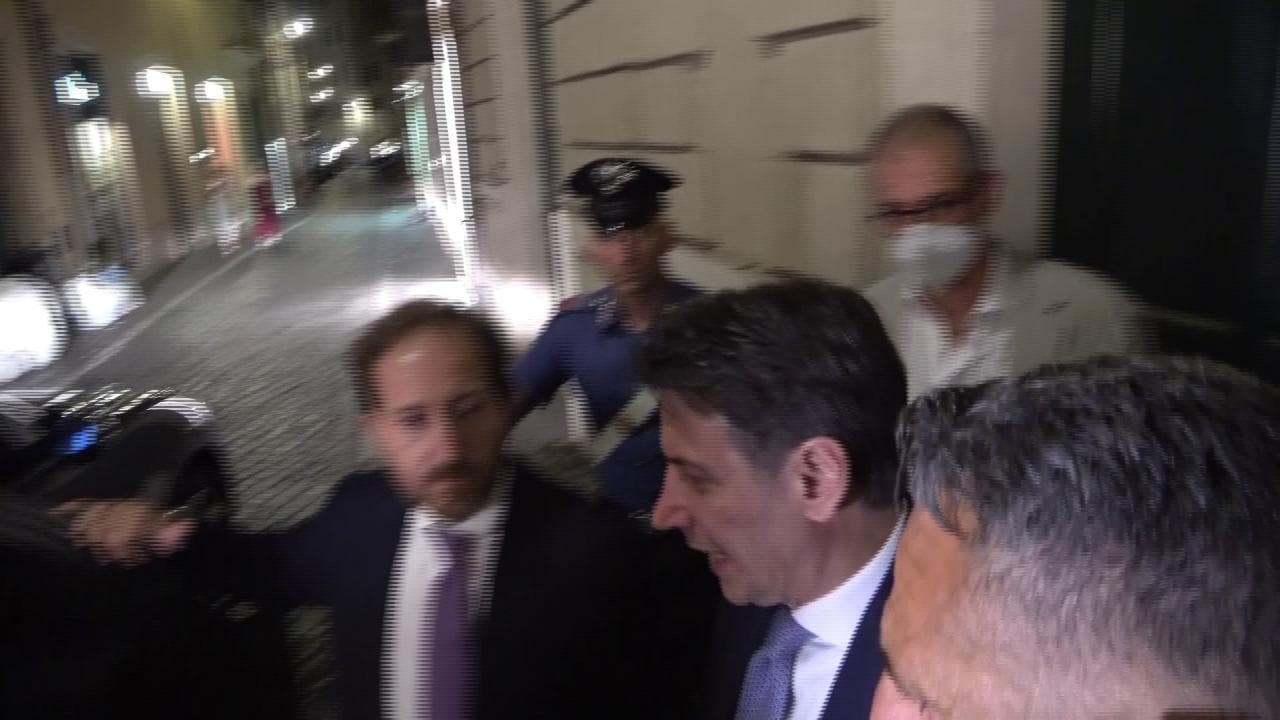 Dl aiuti, bocche cucite per ministri e deputati M5s dopo l'assemblea dello strappo