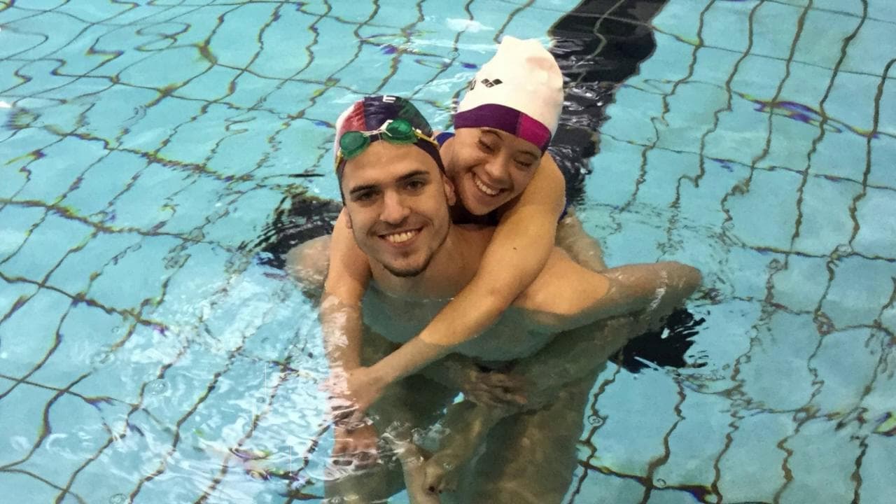 Il campione del mondo e la nuotatrice artistica con sindrome di Down: un caso unico al mondo