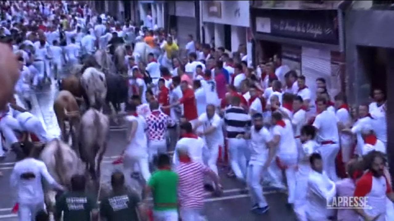 Spagna, a Pamplona torna la corsa dei tori dopo tre anni di stop a causa della pandemia
