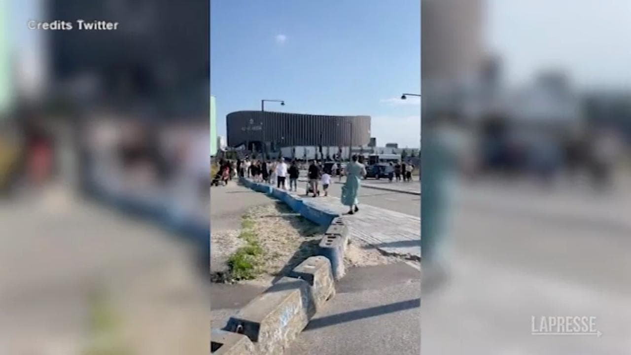 Danimarca, spari in un centro commerciale di Copenaghen: la gente fugge via terrorizzata