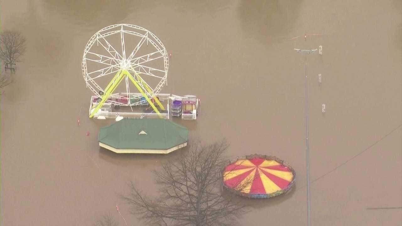 Inondazioni a Sydney, riprese aeree mostrano un sobborgo sott'acqua
