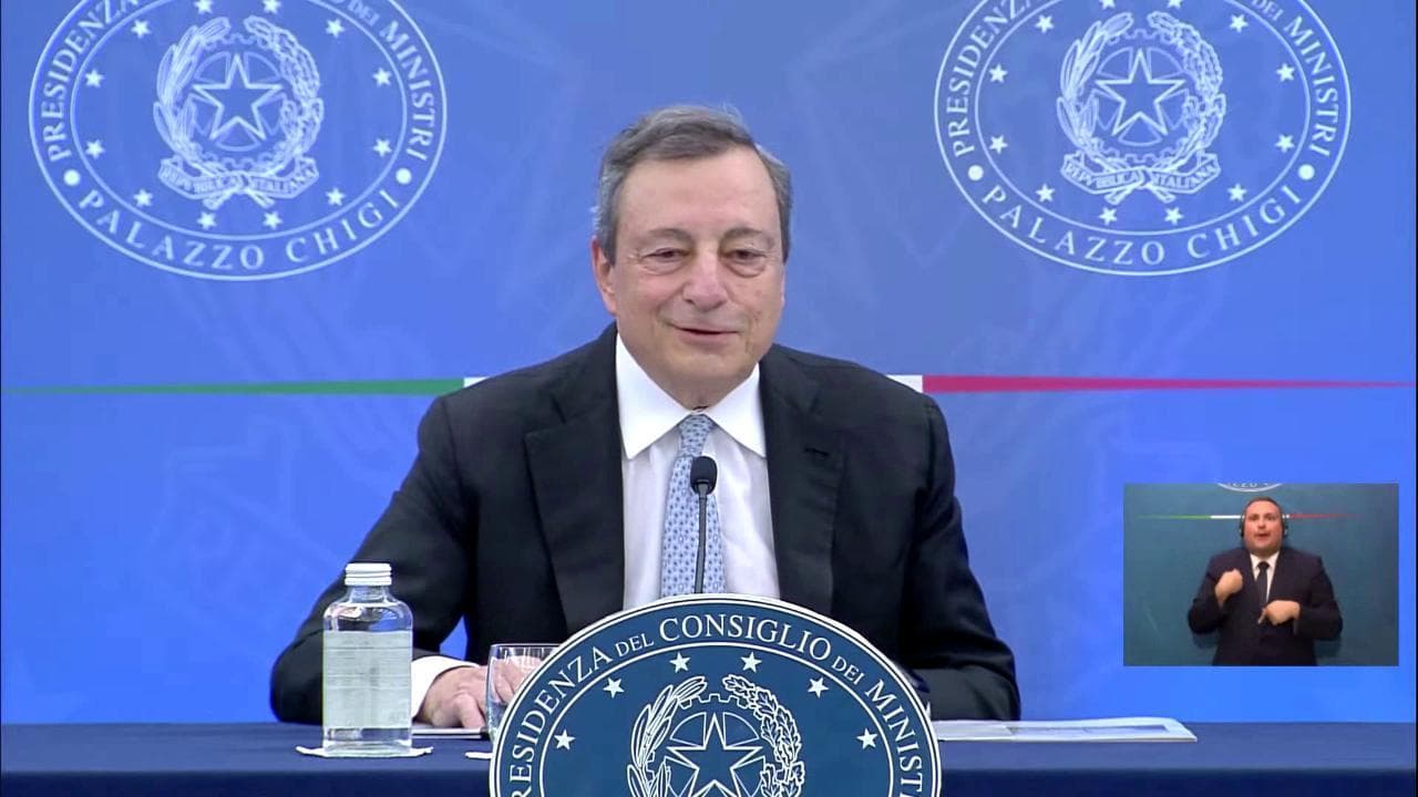 Draghi spiega la foto al Prado: "Ero un po' stanco e mi sono seduto"
