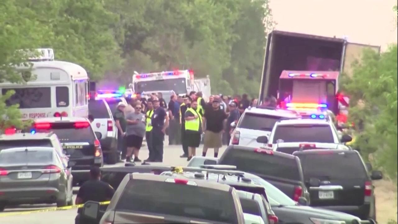 Strage dei migranti in Texas, il camion abbandonato in cui sono state rinvenute le 46 vittime