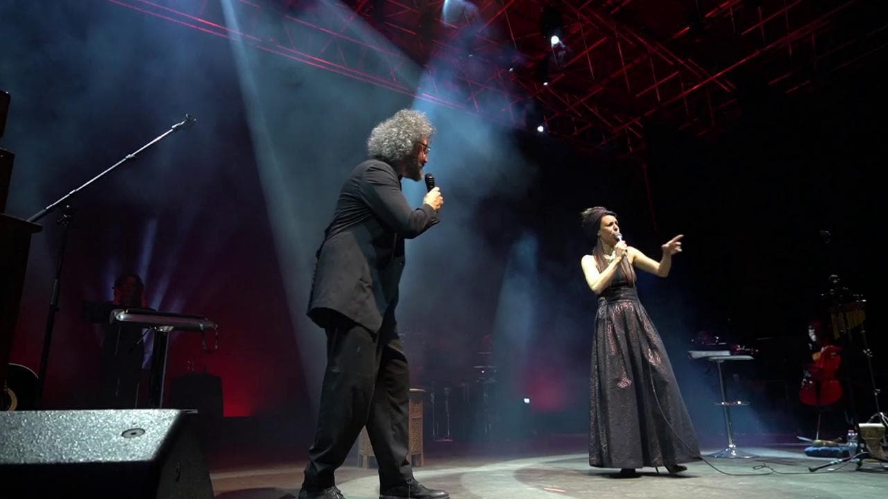 Simone Cristicchi e Amara: parole, musiche e danze in ricordo del Battiato 'mistico'