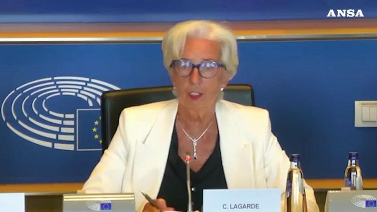 Bce, Lagarde: "Appropriato l'aumento dei tassi da settembre"